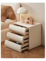 ⁦طاولة سرير جانبية بتصميم راقي⁩ - الصورة ⁦4⁩