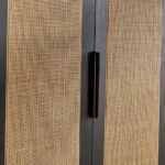 خزانة ملابس بتصميم كلاسيكي بسيط - Image 3