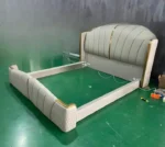 ⁦سرير مودرن خامات جلد و ستيل مريحة⁩ - الصورة ⁦5⁩