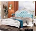 سرير غرفة نوم مع كمودينة بتصميم ملكي - Image 9