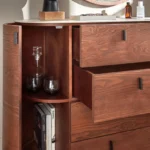 ⁦طاولة تزيين مزودة 4 أدراج ورفين جانبيين⁩ - الصورة ⁦2⁩