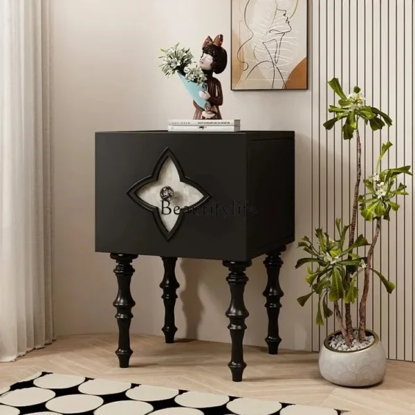 طاولة جانبية مربعه