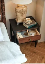 ⁦طاولة جانبية للسرير خشب⁩ - الصورة ⁦2⁩