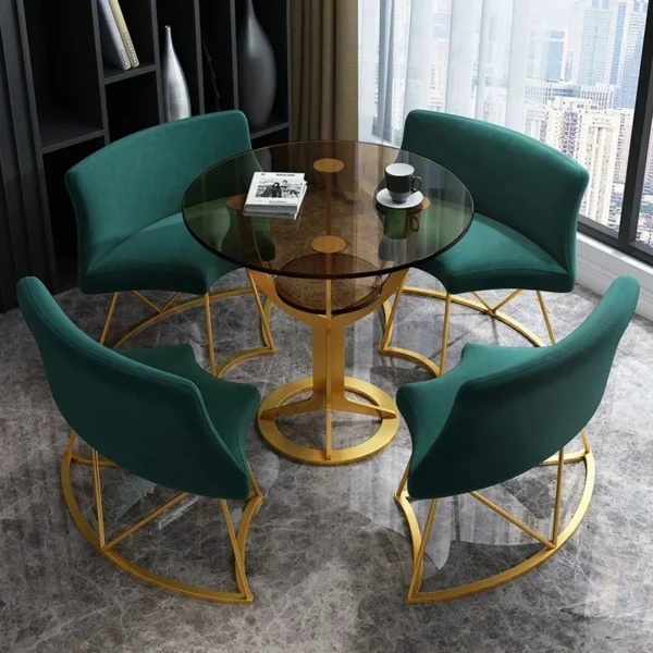 طاولة طعام مستديرة