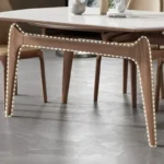 طاولة طعام خشبية رخامية مع كراسي متينة - Image 4