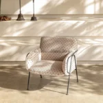 كرسي جلوس مودرن بذراعين من تصميم عتيق - Image 2