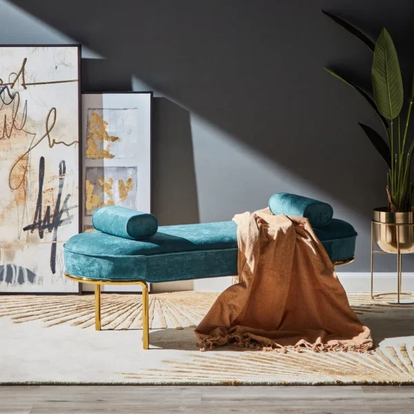 مقعد بنش من تصميم فاخر