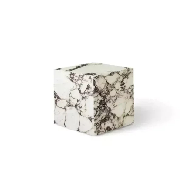 طاولات رخامية بتصميم متعدد المقاسات