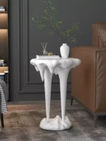 ⁦طاولة جانبية بتصميم مميز⁩ - الصورة ⁦5⁩