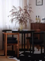 كرسي طاولة طعام بتصميم بسيط - Image 3