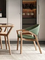 طاولة طعام خشبية بسطح زجاجي مع كراسي شيك - Image 6