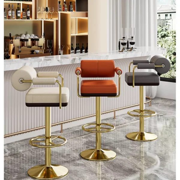 كرسي بار من جلد بتصميم أنيق