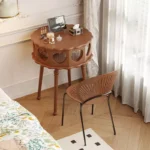 ⁦طاولة تزيين دائرية بتصميم بسيط مع كرسي⁩ - الصورة ⁦4⁩