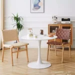 ⁦كرسي طاولة طعام من خشب بتصميم اسكندافي⁩ - الصورة ⁦2⁩