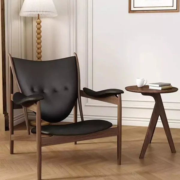 كراسي خشب كلاسيك