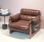 كرسي مفرد جلد من تصميم ايطالي