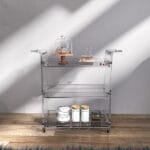 ⁦عربة تقديم أنيقة بثلاثة أرفف بتصميم عصري⁩ - الصورة ⁦5⁩