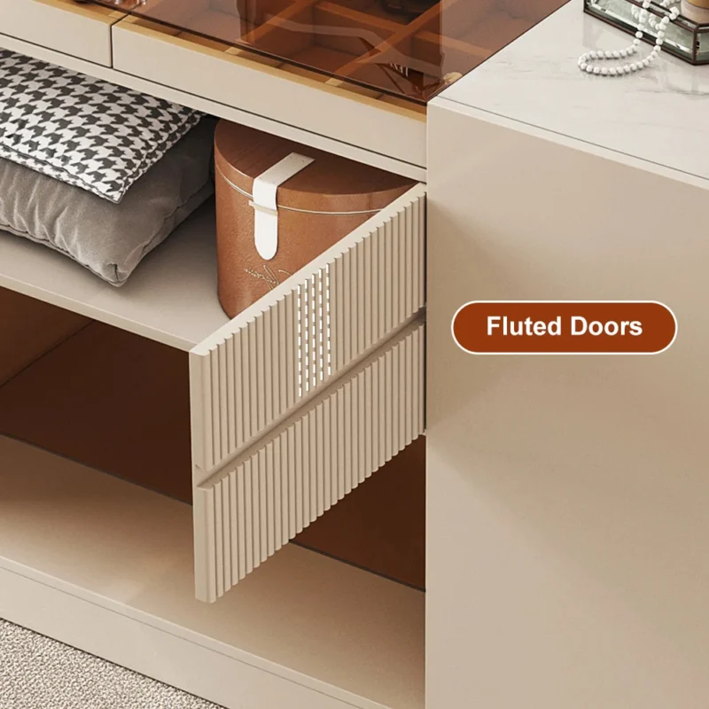 خزانة ملابس بيضاء مودرن مع أدراج وأبواب