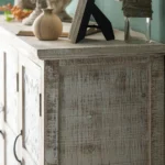 خزانة بتصميم ريفي مع سطح بتصميم فني