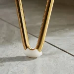 طاولة تلفاز عصري بتصميم انيق