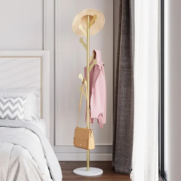 علاقة ملابس رخامية بتصميم فاخر لغرفة النوم