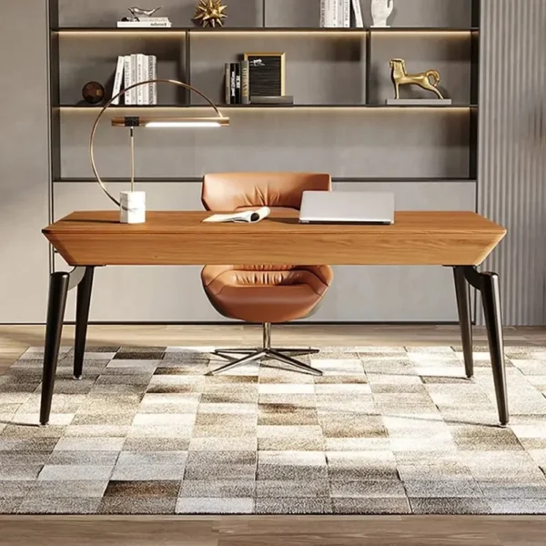 مكتب خشبي بطراز عتيق مع أدراج