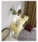 ⁦طاولة تسريحة لغرفة نوم انيقة⁩ - الصورة ⁦2⁩
