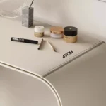 ⁦طاولة تسريحة بتصميم منظم و بسيط⁩ - الصورة ⁦7⁩