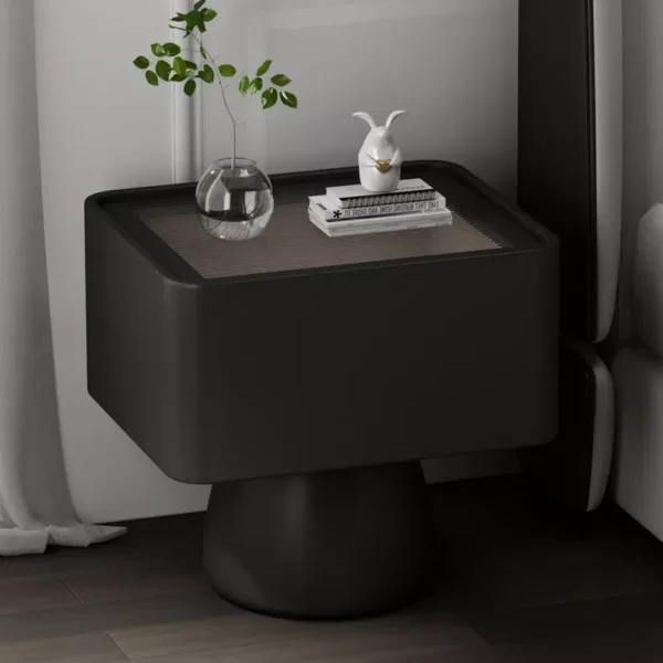 طاولة جانبية للسرير على شكل مربع 