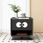 طاولة جانبية للسرير على شكل ابتسامة