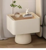 ⁦طاولة جانبية للسرير على شكل مربع⁩ - الصورة ⁦2⁩