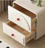 ⁦طاولة جانبية للسرير بتصميم كلاسيك راقي⁩ - الصورة ⁦6⁩