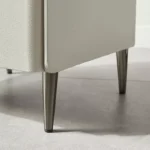 ⁦طاولة جانبية للسرير أنيقة⁩ - الصورة ⁦4⁩