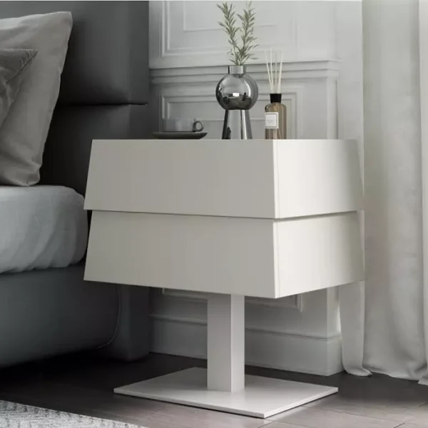 طاولة جانبية للسرير بشكل مدرج 