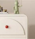 ⁦طاولة جانبية للسرير بتصميم كلاسيك راقي⁩ - الصورة ⁦4⁩