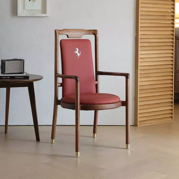كرسي طعام بتصميم فيراري لاصحاب الفخامة