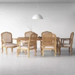 طاولة طعام مع كراسي مفردة مميزة