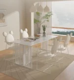 طاولة طعام مع كراسي بتصميم فرنسي