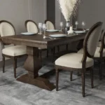 طاولة طعام بتصميم جبلي مودرن مع كراسي