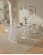 طاولة طعام مع كراسي بتصميم فرنسي