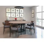 طاولة طعام دائرية مع كراسي