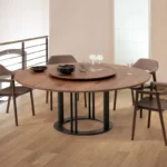 طاولة طعام دائرية مع كراسي