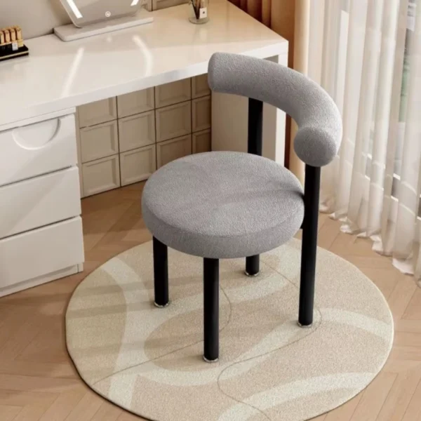 كرسي تسريحة مودرن بظهر منحني