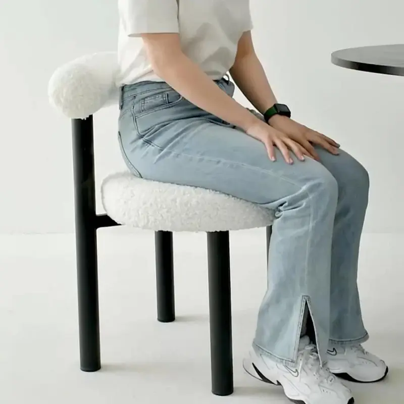 كرسي تسريحة مودرن بظهر منحني