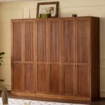 خزانة ملابس كلاسيكية بفتحات جيدة للتهوية