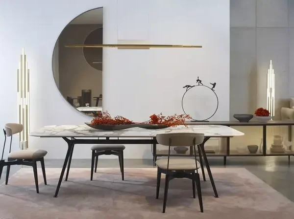 طاولة طعام مع سطح رخامي